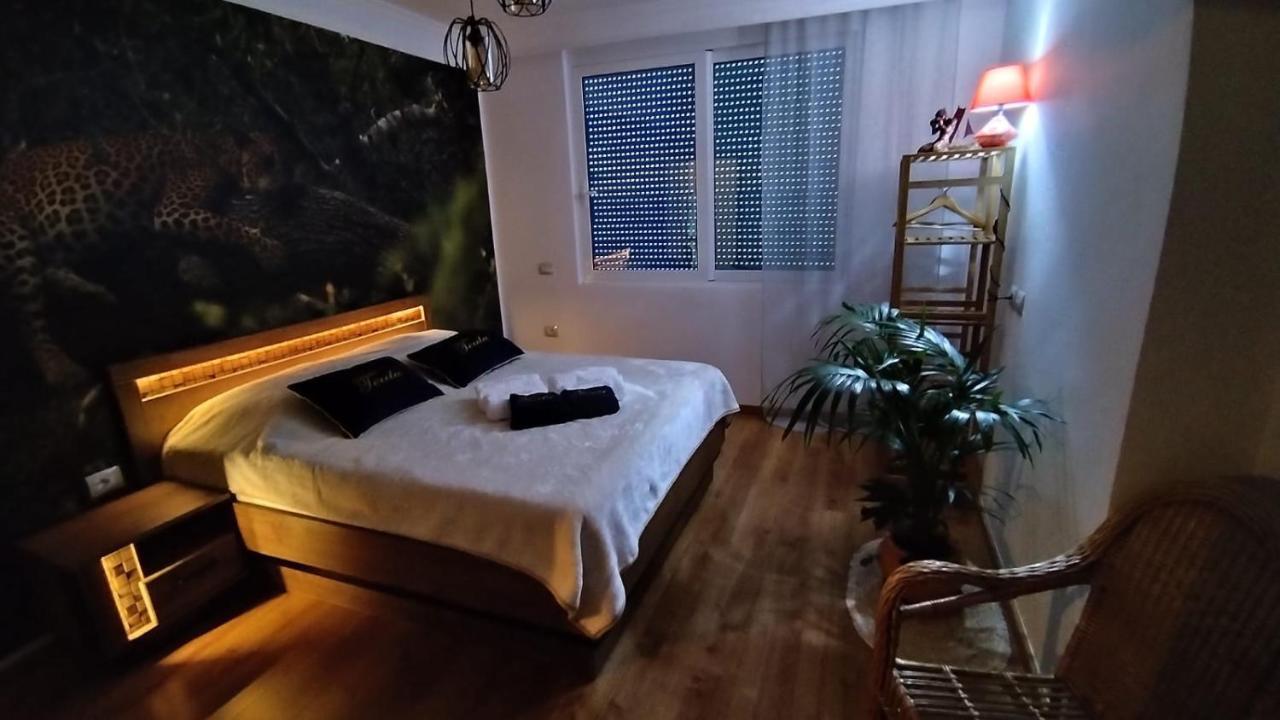 Apartament Teuta- Luxury Penthouse 200M2 Saranda Zewnętrze zdjęcie